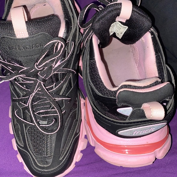 Size 9 Balenciaga’s - Picture 1 of 2